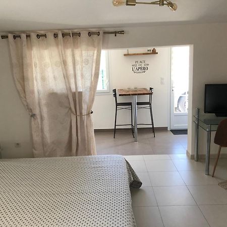 Appartement Dans La Colline Belgentier Exterior foto