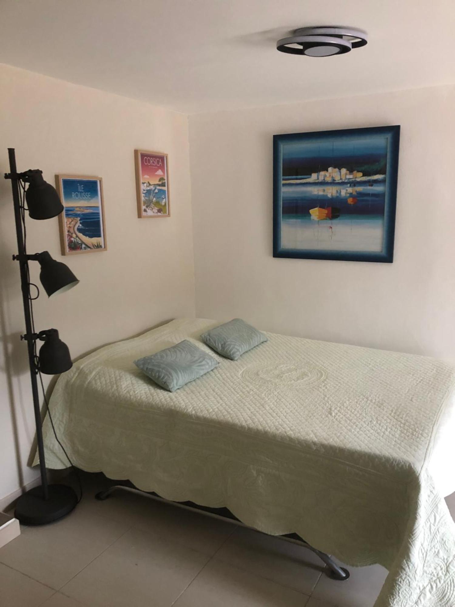 Appartement Dans La Colline Belgentier Exterior foto
