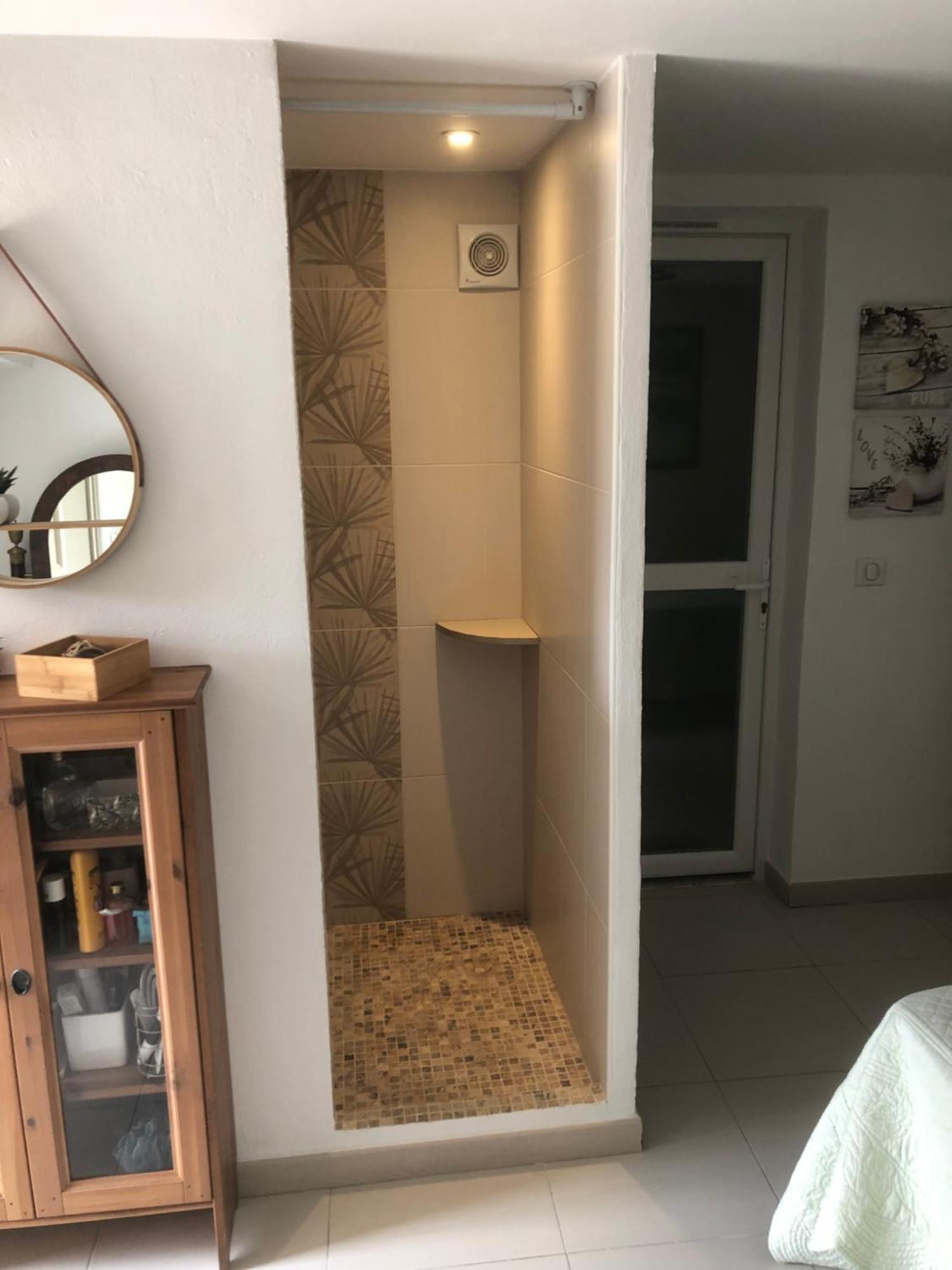 Appartement Dans La Colline Belgentier Exterior foto